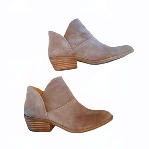 LUCKY BRAND FAHMIDA TAUPE SUEDE BOOTIES 7.5